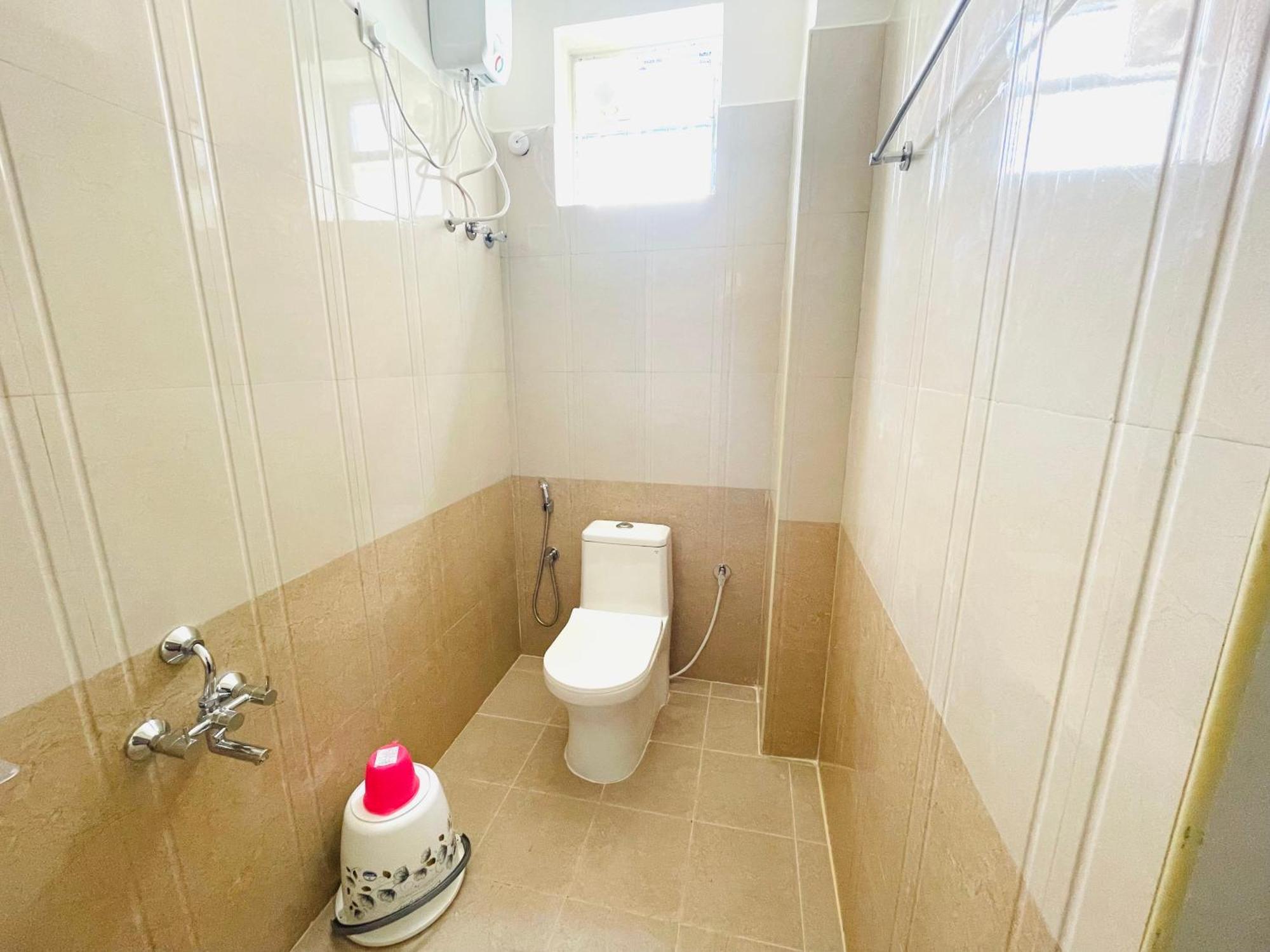 Pearl Stays, Tirupati - Very Convenient For The People Coming From Bangalore And Chennai - You Can Skip City Traffic While Reaching Any Temple In Tirupati - Covered Parking - 24Hrs Front Desk And Hot Water - Free Wifi - Flexible Checkin-In Check-Out מראה חיצוני תמונה